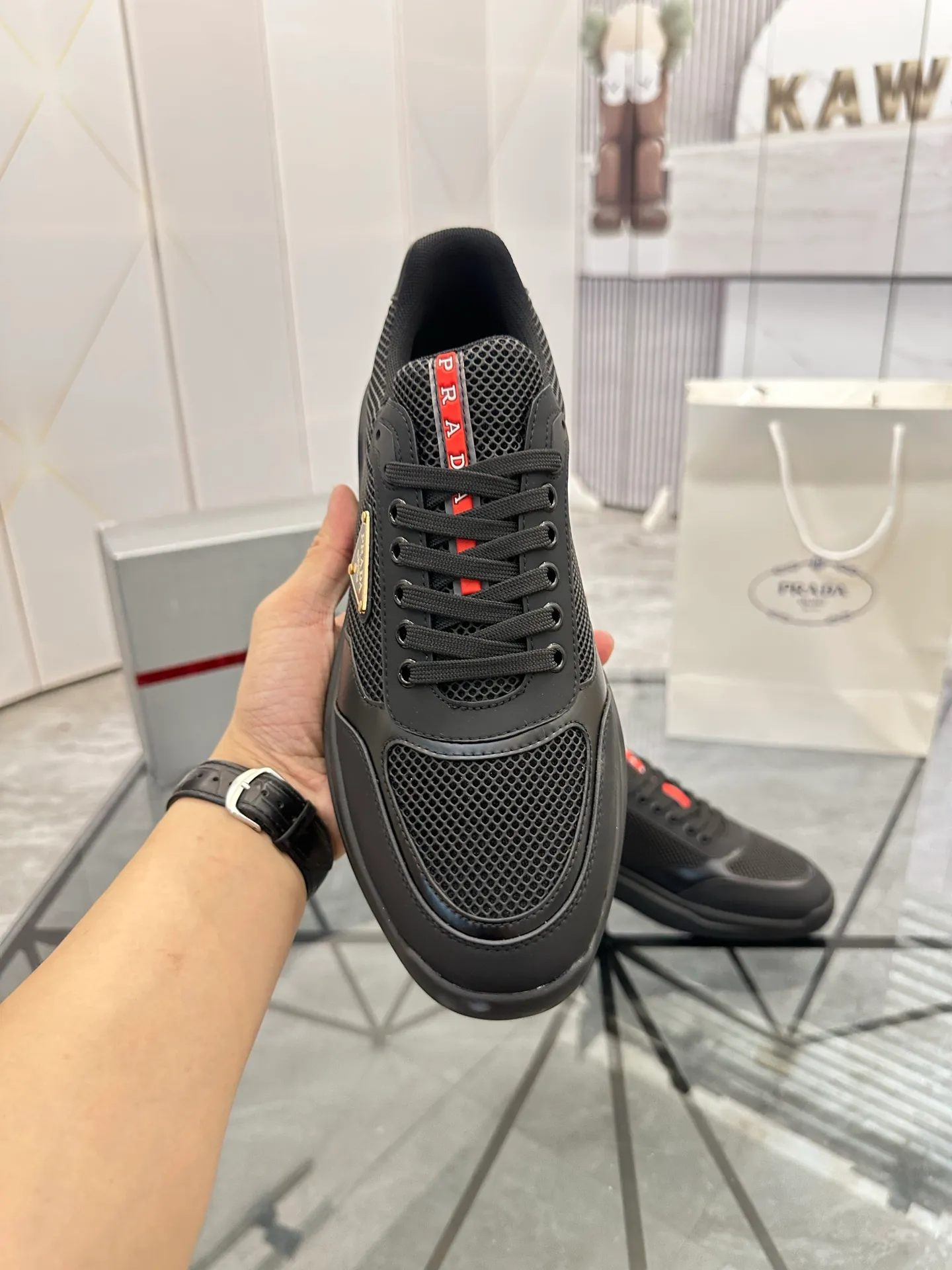 Men's shoes for sale 💰: 💰P620¥ High-end top quality Product trademark: Prada *"Prada*" low-top casual shoes Regular size: 38-45 (can be customized to 46) Product materials: Upper imported first-layer cowhide spliced ​​with original fabric, breathable lining, cowhide foot pads, original outsole. No.: 001